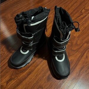 Lands End Winter Kids BLACK Snow Flurry Insulated Winter Boots Childs Size 4M